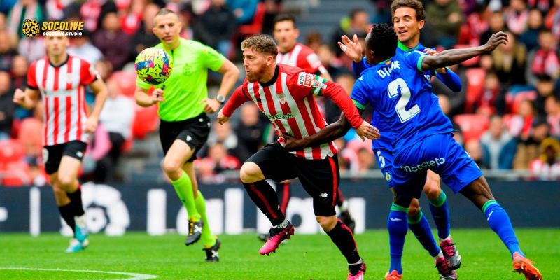 "Bầy Sư tử" Athletic Club quyết tâm xuyên phá hàng thủ đối phương để mang về 3 điểm quý giá đua Top